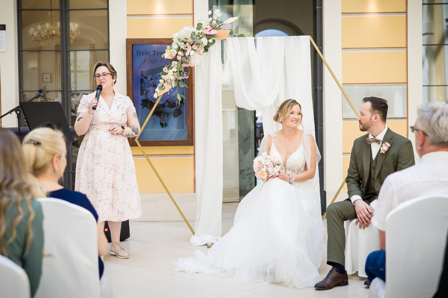Über Xenia Friedo - Traurednerin und Hochzeitsplanerin aus Dresden